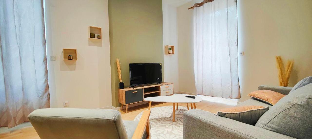 Appartements A Theme Клермон-Феран Екстериор снимка
